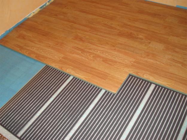 Plancher chaud sous le stratifié: comment choisir et installer de ses propres mains Plancher chaud sous le stratifié: comment choisir et installer de ses propres mains