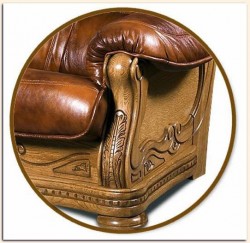 Canapé en cuir avec structure en bois dur