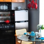 table ronde transparente pour une petite cuisine