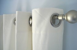 rideaux sur oeillets