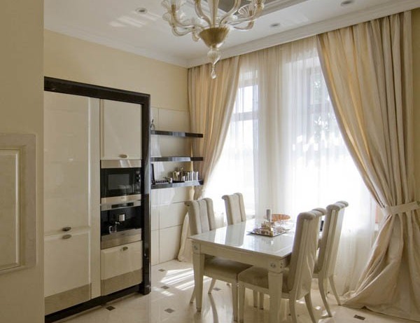 rideaux classiques dans la cuisine