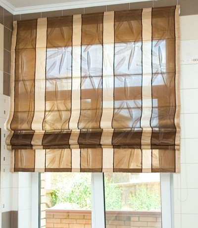 Rideaux romains à l'intérieur