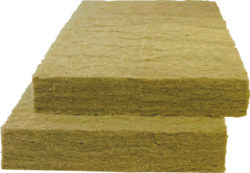 evin duvarlarının keten plakalarla yalıtımı