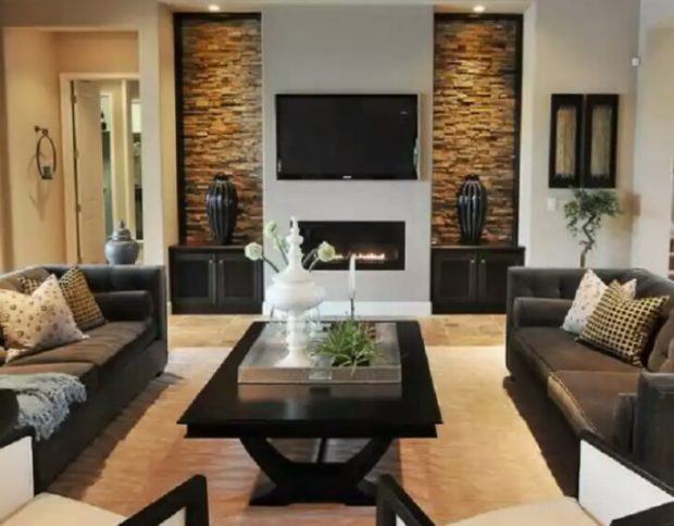 Niches avec une pierre décorative