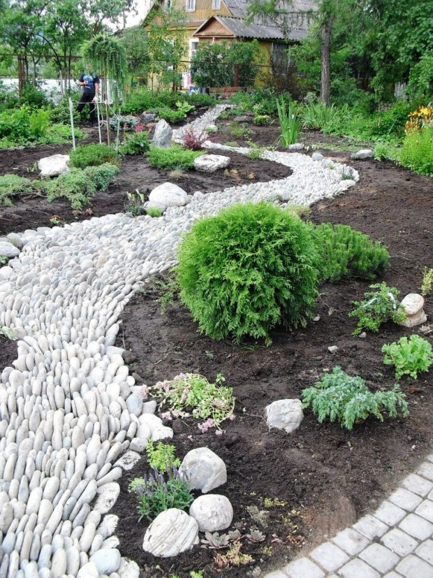 Comment faire un flux sec de vos propres mains dans le pays: 4 conseils pour créer