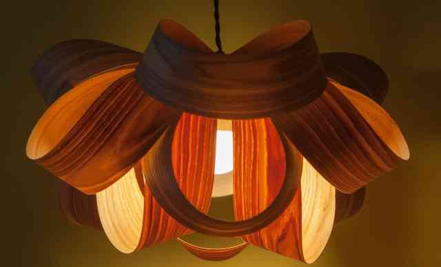 Comment choisir un lustre en bois - 9 conseils pour choisir
