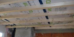 fixer le stratifié au plafond