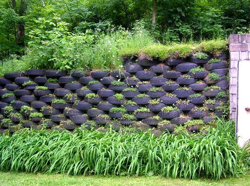 Vieille clôture de pneu