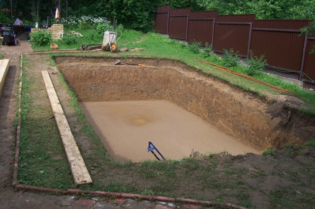 fosse de creusage en béton pour piscine