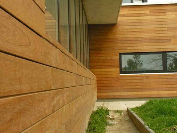 revêtement en bois pour la façade de la maison