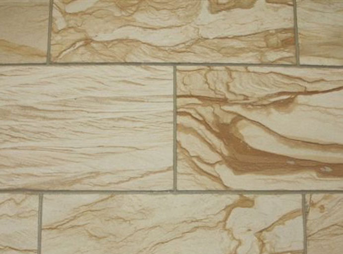 pierre flexible pour murs dans le couloir