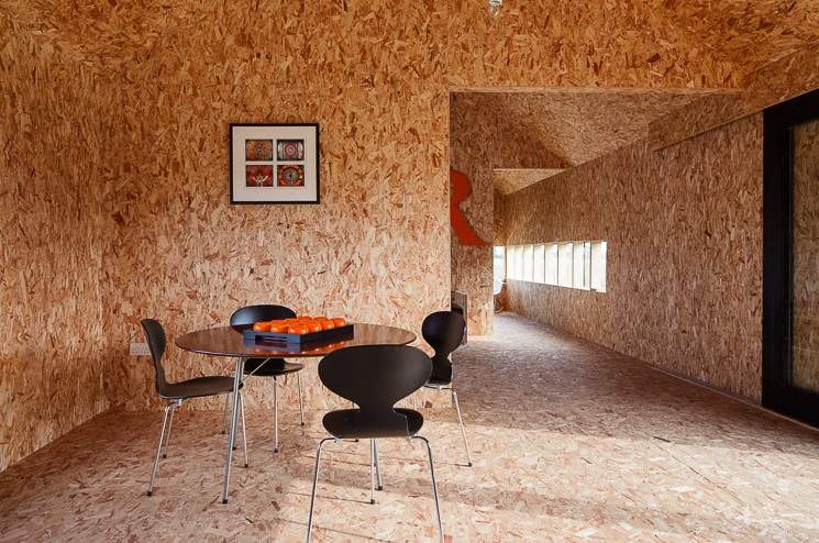 5 conseils pour coller du papier peint sur la plaque OSB (OSB) 5 conseils pour coller du papier peint sur la plaque OSB (OSB)