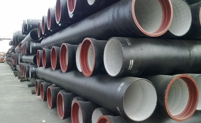 tuberías de alcantarillado de hierro fundido al aire libre