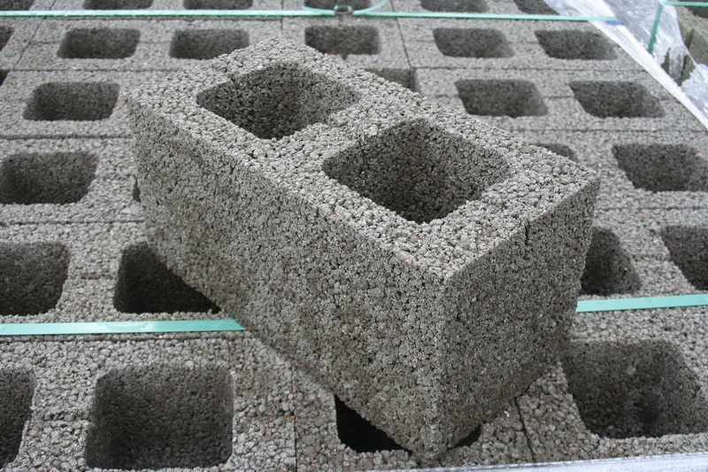 10 conseils pour choisir des blocs de béton d'argile expansée: avantages, inconvénients, marques, fabricants 10 conseils pour choisir des blocs de béton d'argile expansée: avantages, inconvénients, marques, fabricants