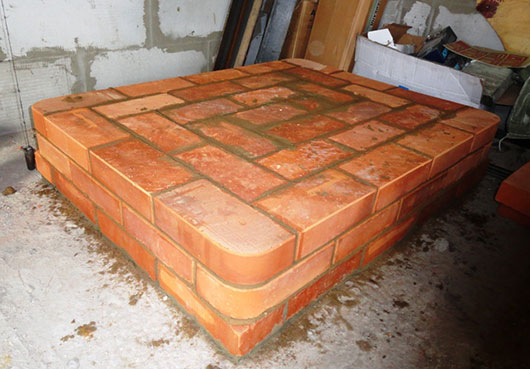 brique pour la fondation du four