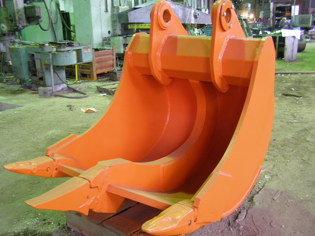 cultivateur à godet