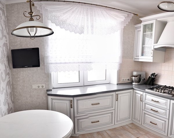 cuisine dans le rebord de la fenêtre Khrouchtchevka 4