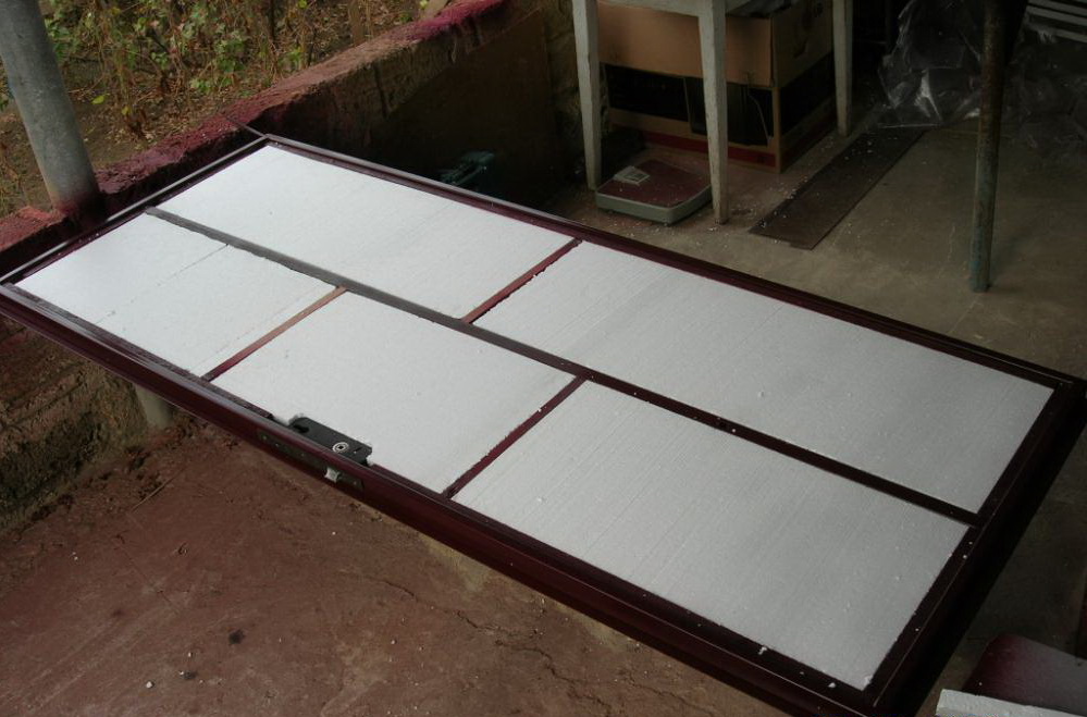 mousse d'isolation en métal