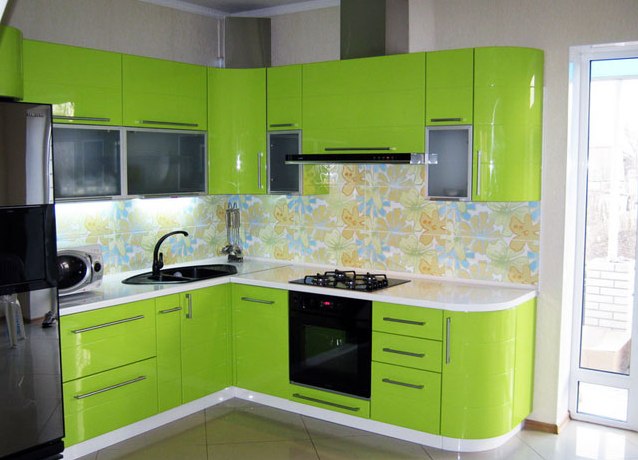 évier de cuisine avec des meubles