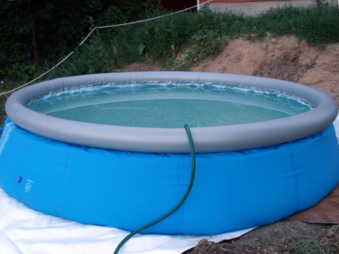 installation de piscine gonflable 3