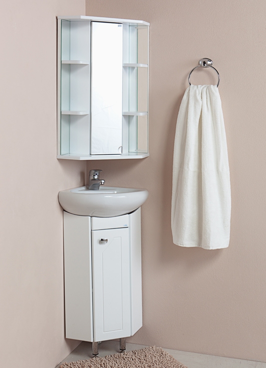 placard à charnière dans la salle de bain 3