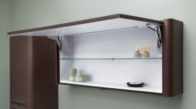 placard à charnière dans la salle de bain 4