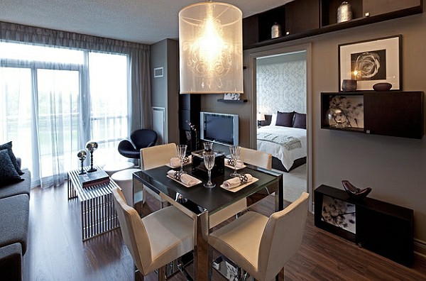 table à manger à quatre pieds