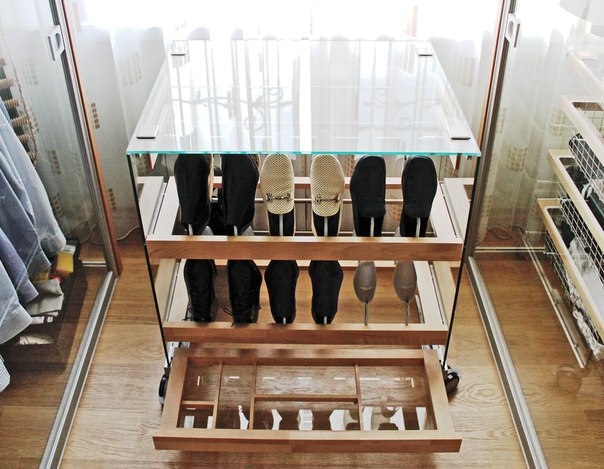 étagère à chaussures en verre