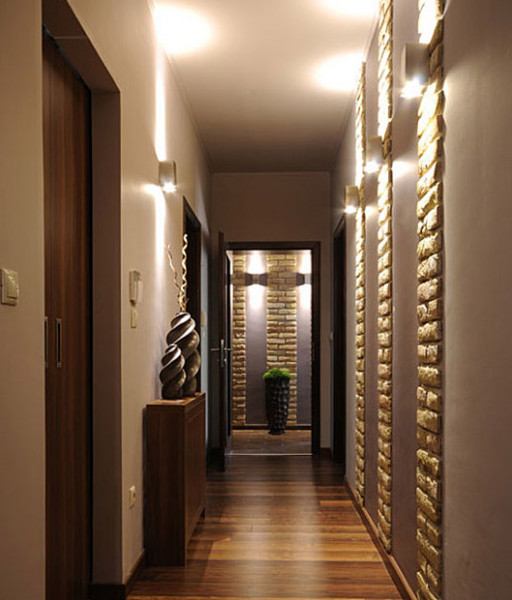 éclairage de couloir étroit