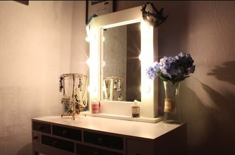 éclairage miroir de chambre