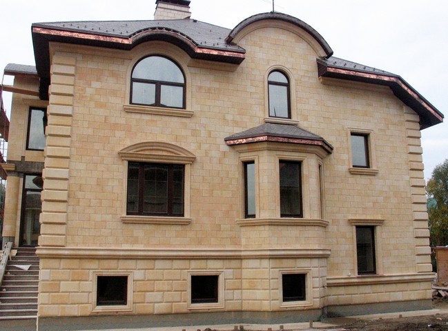 décoration de façade en grès