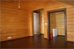 vernissage des murs en bois