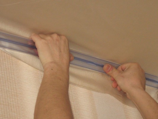 ตกแต่งผนังด้วยผ้า 8