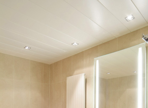 panneaux en plastique pour le plafond de la salle de bain
