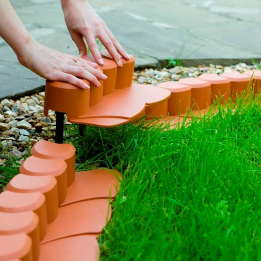 bordure en plastique pour allées de jardin 2