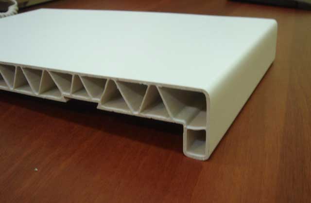 rebords de fenêtre en plastique