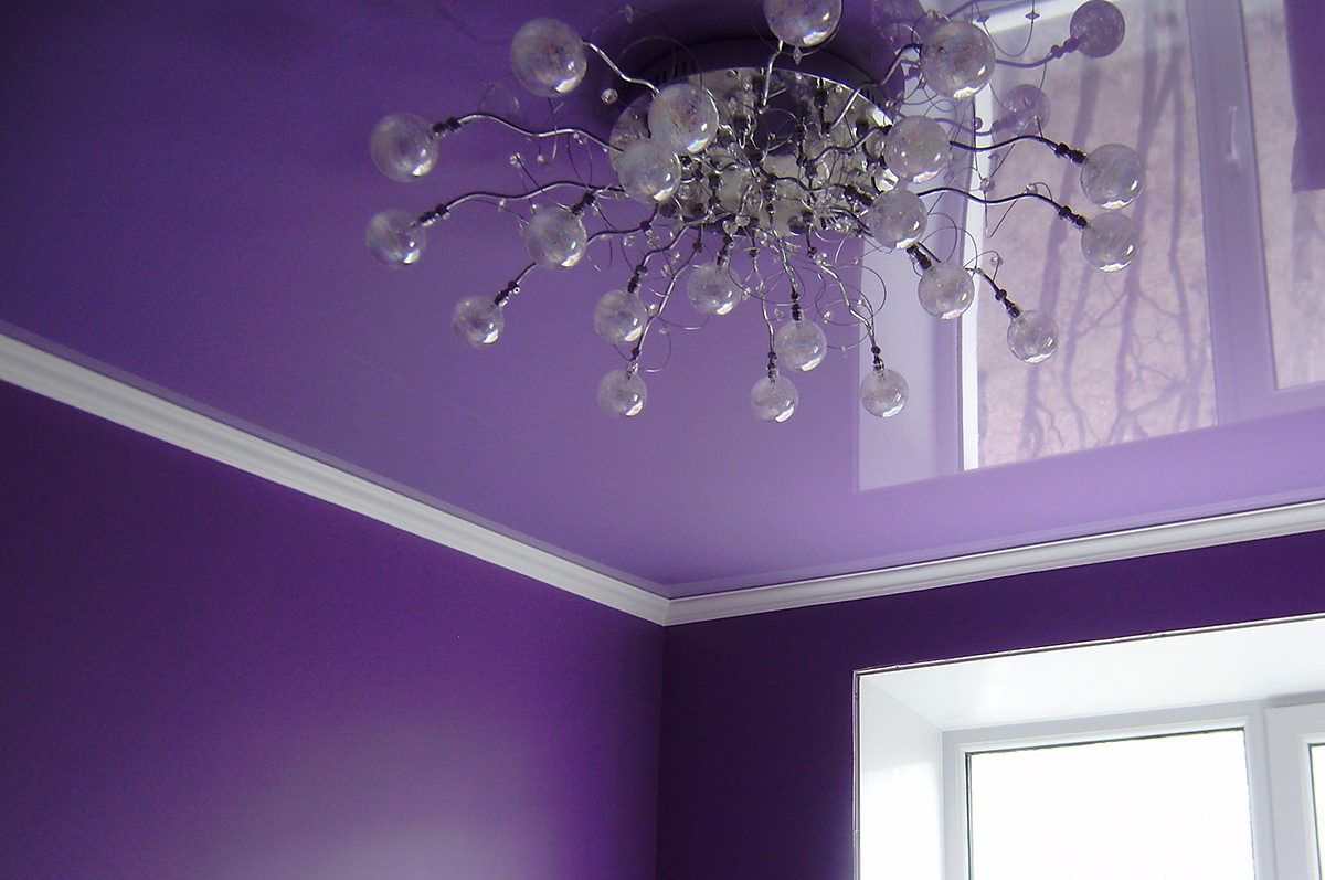 plinthe de plafond en couleur