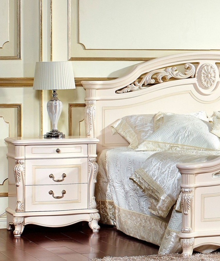 table de chevet classique