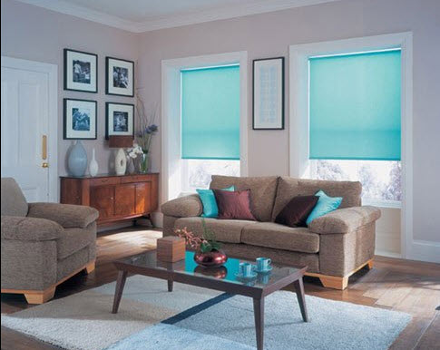 stores enrouleurs sur fenêtres en plastique 3