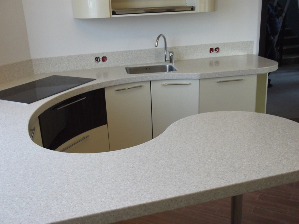 plan de travail pour cuisine en pierre artificielle 3