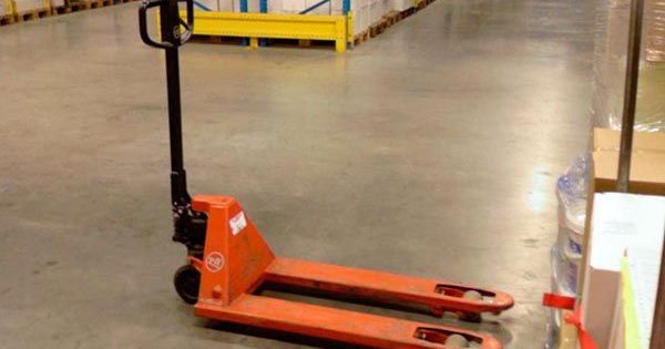 4 conseils pour choisir un chariot de stockage: chariots hydrauliques et électriques 4 conseils pour choisir un chariot de stockage: chariots hydrauliques et électriques