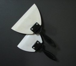 niveler les murs avec du mastic