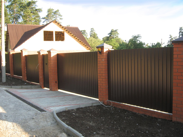 clôture pour un site à partir d'un sol professionnel